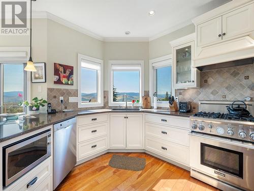 996 Galiano Road, Vernon, BC - Indoor Photo Showing Kitchen