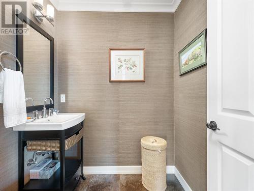 996 Galiano Road, Vernon, BC - Indoor Photo Showing Bathroom