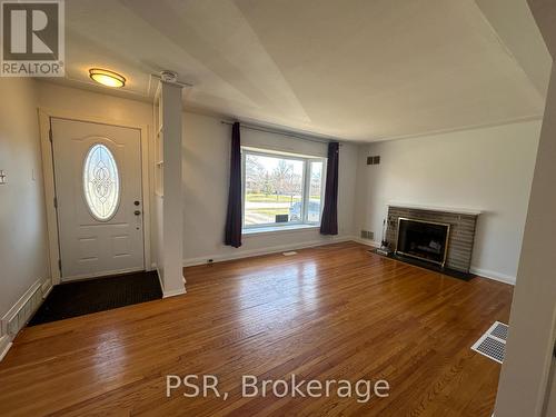 245 Dawn Drive, London, ON - Indoor Photo Showing Living Room With Fireplace