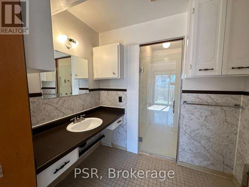 245 Dawn Drive, London, ON - Indoor Photo Showing Bathroom