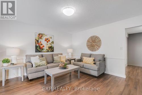 45 Edwin Crescent, Tillsonburg, ON - Indoor Photo Showing Living Room