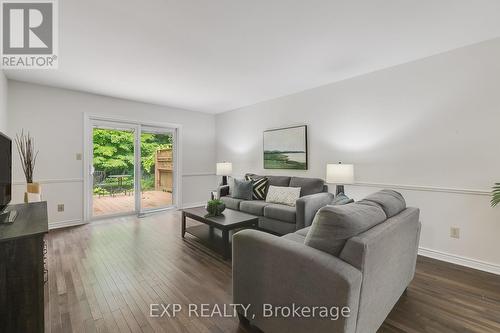 45 Edwin Crescent, Tillsonburg, ON - Indoor Photo Showing Living Room