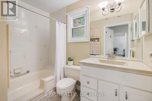 45 Edwin Crescent, Tillsonburg, ON - Indoor Photo Showing Bathroom