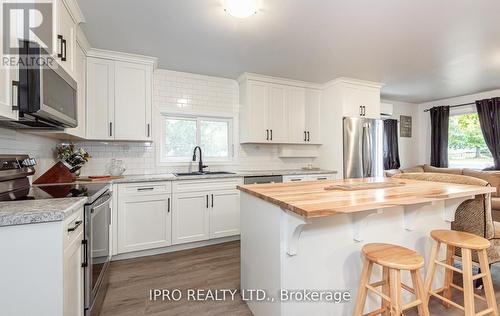 44485 Brandon Road, Huron East, ON - Indoor Photo Showing Kitchen With Upgraded Kitchen