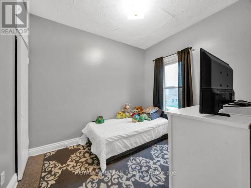 1083 Cannon Street E, Hamilton (Crown Point), ON - Indoor Photo Showing Bedroom