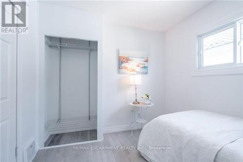 56 Cambridge Avenue, Hamilton (Crown Point), ON - Indoor Photo Showing Bedroom