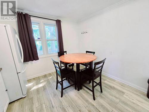 24 Fairview Court, London, ON - Indoor Photo Showing Dining Room