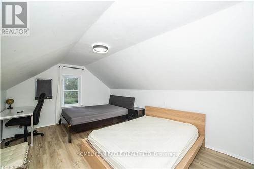 24 Fairview Court, London, ON - Indoor Photo Showing Bedroom