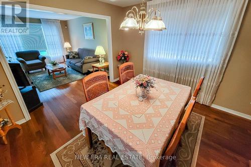 31 Foxmeadow Drive, Hamilton (Stoney Creek), ON - Indoor Photo Showing Dining Room