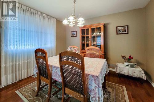 31 Foxmeadow Drive, Hamilton (Stoney Creek), ON - Indoor Photo Showing Dining Room