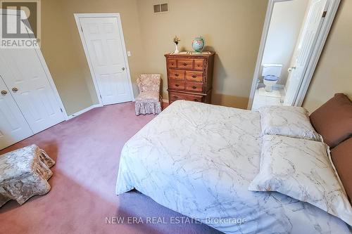 31 Foxmeadow Drive, Hamilton (Stoney Creek), ON - Indoor Photo Showing Bedroom