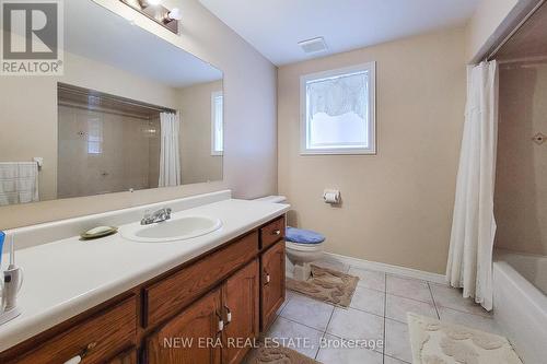 31 Foxmeadow Drive, Hamilton (Stoney Creek), ON - Indoor Photo Showing Bathroom