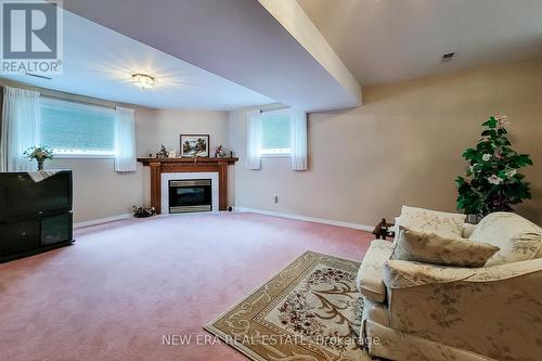 31 Foxmeadow Drive, Hamilton (Stoney Creek), ON - Indoor With Fireplace