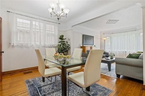 24 Thorndale Street N, Hamilton, ON - Indoor Photo Showing Dining Room