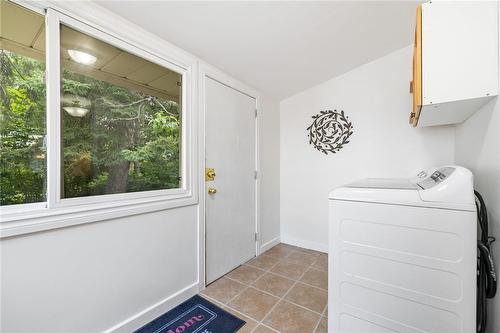 24 Thorndale Street N, Hamilton, ON - Indoor Photo Showing Laundry Room