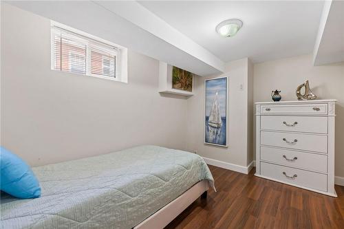 24 Thorndale Street N, Hamilton, ON - Indoor Photo Showing Bedroom