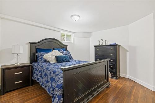 24 Thorndale Street N, Hamilton, ON - Indoor Photo Showing Bedroom