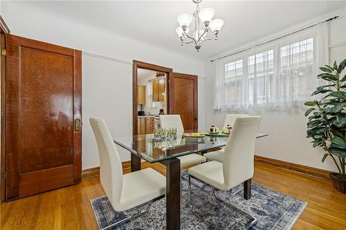 24 Thorndale Street N, Hamilton, ON - Indoor Photo Showing Dining Room