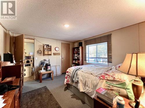 4996 Lily Pad Lake Road, 100 Mile House, BC - Indoor Photo Showing Bedroom