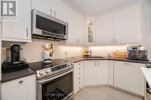 38 John Street S, Mississauga (Port Credit), ON - Indoor Photo Showing Kitchen