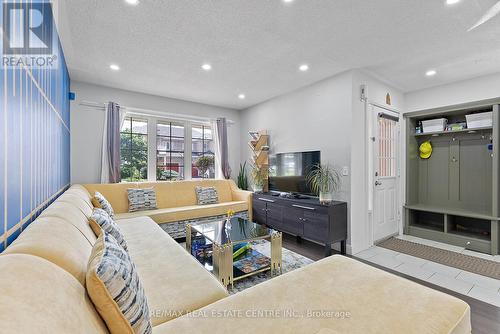 Upper - 114 Seaside Circle, Brampton (Sandringham-Wellington), ON - Indoor Photo Showing Living Room