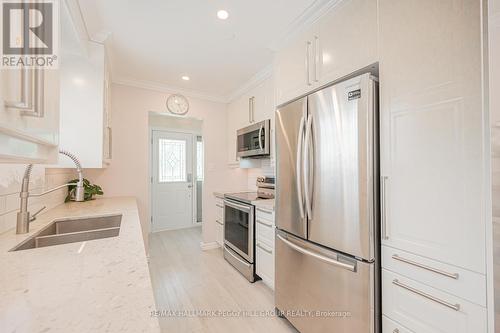 17A Cundles Road E, Barrie (Cundles East), ON - Indoor Photo Showing Kitchen With Stainless Steel Kitchen With Double Sink