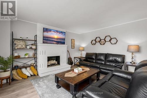 31 Trenholme Crescent, Hamilton (Trenholme), ON - Indoor Photo Showing Living Room With Fireplace