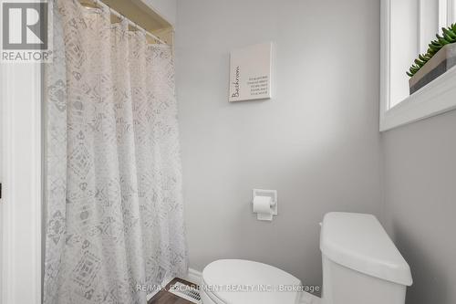 31 Trenholme Crescent, Hamilton (Trenholme), ON - Indoor Photo Showing Bathroom