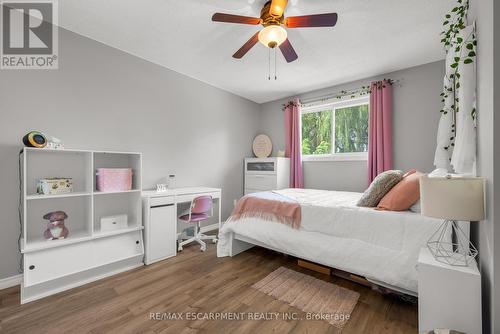 31 Trenholme Crescent, Hamilton (Trenholme), ON - Indoor Photo Showing Bedroom