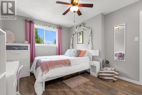 31 Trenholme Crescent, Hamilton (Trenholme), ON - Indoor Photo Showing Bedroom