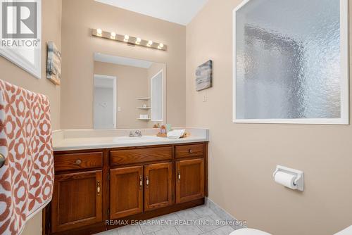 31 Trenholme Crescent, Hamilton (Trenholme), ON - Indoor Photo Showing Bathroom