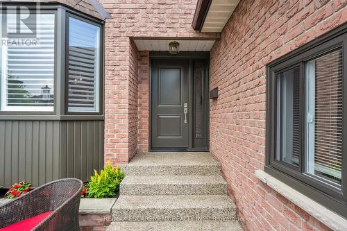 31 Trenholme Crescent, Hamilton (Trenholme), ON - Outdoor With Exterior