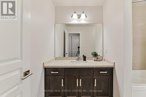 98 Sexton Crescent, Hamilton (Ancaster), ON - Indoor Photo Showing Bathroom