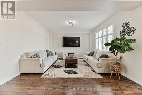 98 Sexton Crescent, Hamilton (Ancaster), ON - Indoor Photo Showing Living Room