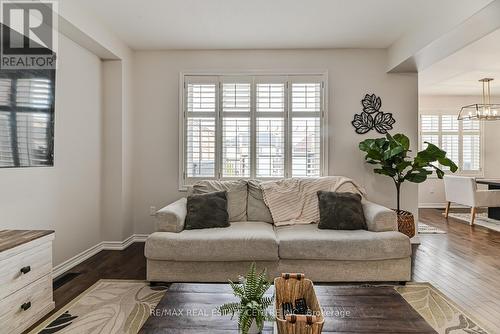 98 Sexton Crescent, Hamilton (Ancaster), ON - Indoor Photo Showing Living Room