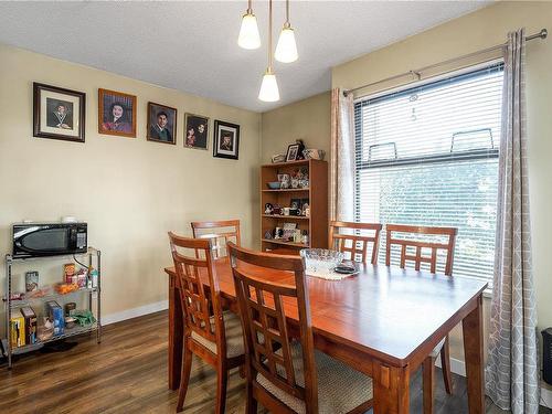 101-585 Dogwood St South, Campbell River, BC - Indoor Photo Showing Dining Room