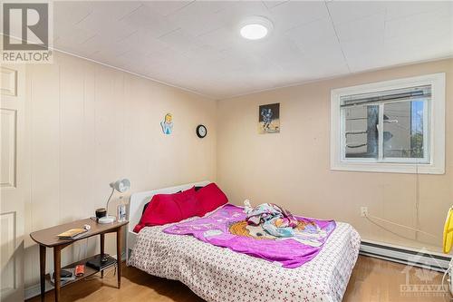 48 Louisa Street, Ottawa, ON - Indoor Photo Showing Bedroom