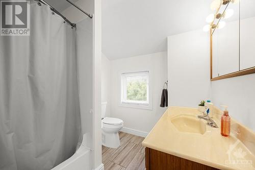 348 Lafontaine Avenue, Ottawa, ON - Indoor Photo Showing Bathroom