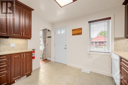 348 Lafontaine Avenue, Ottawa, ON - Indoor Photo Showing Kitchen