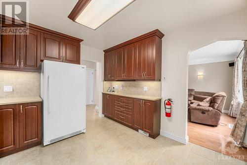 348 Lafontaine Avenue, Ottawa, ON - Indoor Photo Showing Kitchen