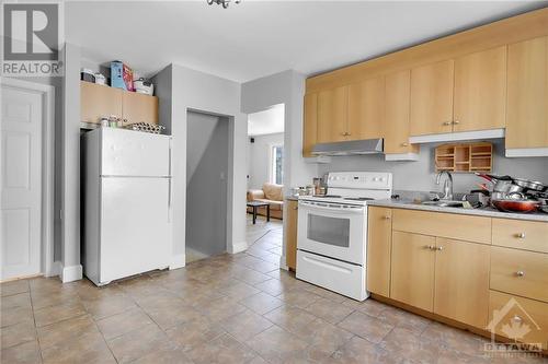 320 Altha Avenue, Ottawa, ON - Indoor Photo Showing Kitchen With Double Sink