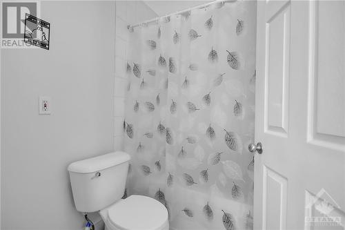 320 Altha Avenue, Ottawa, ON - Indoor Photo Showing Bathroom