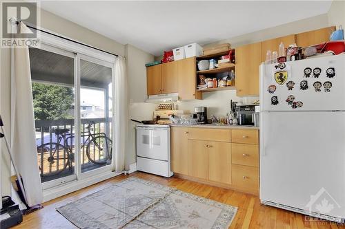 320 Altha Avenue, Ottawa, ON - Indoor Photo Showing Kitchen