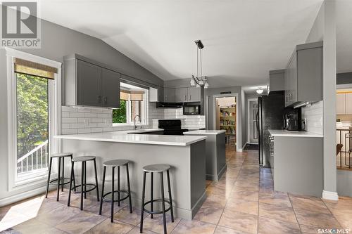 14 Park Bay, Emerald Park, SK - Indoor Photo Showing Kitchen