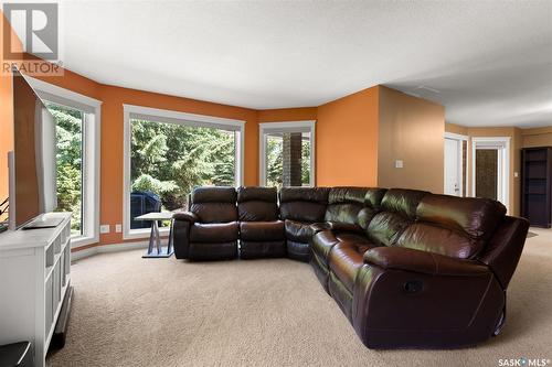 14 Park Bay, Emerald Park, SK - Indoor Photo Showing Living Room