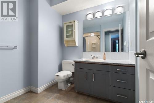 14 Park Bay, Emerald Park, SK - Indoor Photo Showing Bathroom