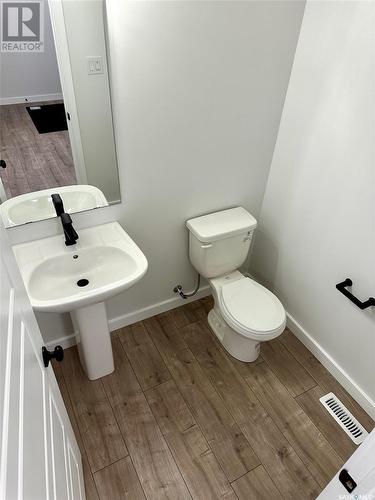 4808 Kaufman Avenue, Regina, SK - Indoor Photo Showing Bathroom