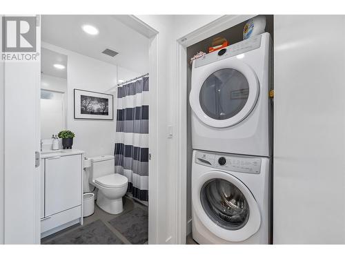 1232 Ellis Street Unit# 904, Kelowna, BC - Indoor Photo Showing Laundry Room