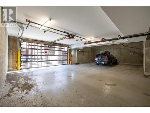 1232 Ellis Street Unit# 904, Kelowna, BC - Indoor Photo Showing Garage