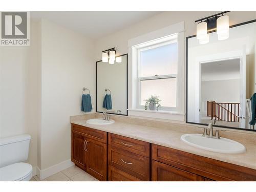 829 Kuipers Crescent, Kelowna, BC - Indoor Photo Showing Bathroom